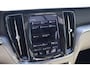 Volvo V60 T4 Momentum Pro 2.0 211PK | Camera | Memory | Leder | Pano | Stoelverwarming | Head-Up | Adaptive