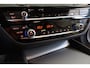 BMW 5-Serie Touring 520e Business Edition Plus | NAVI | PDC V+A | LEER | ELEKTR STOEL+KLEP | TREKHAAK INKL |