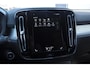 Volvo XC40 T4 190PK Automaat Momentum Pro Navigatie / Parkeersensoren Voor & achter / Parkeercamera achter / Semi Elek. wegklapbare trekhaak / Climate Control /  Getinte ramen vanaf de B-Stijl / Premium Audi Harman Kardon