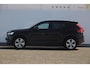Volvo XC40 T4 190PK Automaat Momentum Pro Navigatie / Parkeersensoren Voor & achter / Parkeercamera achter / Semi Elek. wegklapbare trekhaak / Climate Control /  Getinte ramen vanaf de B-Stijl / Premium Audi Harman Kardon