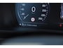 Volvo XC40 T4 190PK Automaat Momentum Pro Navigatie / Parkeersensoren Voor & achter / Parkeercamera achter / Semi Elek. wegklapbare trekhaak / Climate Control /  Getinte ramen vanaf de B-Stijl / Premium Audi Harman Kardon