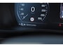 Volvo XC40 T4 190PK Automaat Momentum Pro Navigatie / Parkeersensoren Voor & achter / Parkeercamera achter / Semi Elek. wegklapbare trekhaak / Climate Control /  Getinte ramen vanaf de B-Stijl / Premium Audi Harman Kardon