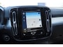 Volvo XC40 T4 190PK Automaat Momentum Pro Navigatie / Parkeersensoren Voor & achter / Parkeercamera achter / Semi Elek. wegklapbare trekhaak / Climate Control /  Getinte ramen vanaf de B-Stijl / Premium Audi Harman Kardon