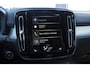 Volvo XC40 T4 190PK Automaat Momentum Pro Navigatie / Parkeersensoren Voor & achter / Parkeercamera achter / Semi Elek. wegklapbare trekhaak / Climate Control /  Getinte ramen vanaf de B-Stijl / Premium Audi Harman Kardon