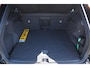 Volvo XC40 T4 190PK Automaat Momentum Pro Navigatie / Parkeersensoren Voor & achter / Parkeercamera achter / Semi Elek. wegklapbare trekhaak / Climate Control /  Getinte ramen vanaf de B-Stijl / Premium Audi Harman Kardon