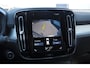 Volvo XC40 T4 190PK Automaat Momentum Pro Navigatie / Parkeersensoren Voor & achter / Parkeercamera achter / Semi Elek. wegklapbare trekhaak / Climate Control /  Getinte ramen vanaf de B-Stijl / Premium Audi Harman Kardon