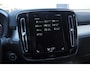 Volvo XC40 T4 190PK Automaat Momentum Pro Navigatie / Parkeersensoren Voor & achter / Parkeercamera achter / Semi Elek. wegklapbare trekhaak / Climate Control /  Getinte ramen vanaf de B-Stijl / Premium Audi Harman Kardon