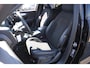 Volvo XC40 T4 190PK Automaat Momentum Pro Navigatie / Parkeersensoren Voor & achter / Parkeercamera achter / Semi Elek. wegklapbare trekhaak / Climate Control /  Getinte ramen vanaf de B-Stijl / Premium Audi Harman Kardon