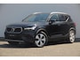 Volvo XC40 T4 190PK Automaat Momentum Pro Navigatie / Parkeersensoren Voor & achter / Parkeercamera achter / Semi Elek. wegklapbare trekhaak / Climate Control /  Getinte ramen vanaf de B-Stijl / Premium Audi Harman Kardon
