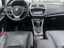 Suzuki S-Cross Sx4 1.4 Boosterjet AllGrip Stijl Automaat | Lederen bekleding | Navigatiesysteem | All Gripp | Climate Control | Elektrisch schuif- kanteldak | Pakeersensoren voor- en achter | 36 maanden garantie