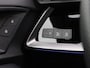 Audi A3 Sportback 35 TDI S edition 150 PK | S-line | Automaat | Navigatie | Panoramadak | Keyless | Adaptive Cruise Control | Trekhaak | Stoelverwarming | Virtual Cockpit | LED Matrix | Lichtmetalen velgen | Privacy glass |