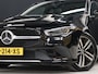 Mercedes-Benz CLA Shooting Brake 200 Business Solution Luxury [CARPLAY, CRUISE CONTROL,SCHUIFKANTELDAK,  SFEERVERLICHTING, DIGITAL DASH, TREKHAAK, MEMORY SEATS, STOELVERWARMING, CAMERA + PDC, MERCEDES-BENZ KOPLAMPEN, VOL LEDER, NAVIGATIE, NIEUWSTAAT]