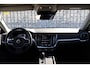 Volvo V60 2.0 B3 Momentum Advantage | Adaptieve Cruise Control | Stoel-/Stuur-/Voorruitverwarming | Dodehoek detectie | Parkeercamera | Navigatie | Apple CarPlay & Android Auto | Trekhaak |