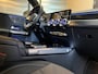 Mercedes-Benz GLB 250 AMG Line 224 PK / Incl BTW / Automaat / Panoramadak / AMG Leder Sport Stoel Pakket / 19" LM Velgen / Apple Carplay / Navigatie / Camera / LED / 1e Eigenaar!