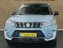 Suzuki Vitara 1.4 Boosterjet Select Smart Hybrid - ORIGINEEL NEDERLANDSE AUTO - AFNEEMBARE TREKHAAK - TREKGEWICHT 1500 KG!!! - NAVIGATIE - DODEHOEK DETECTIE - TWO TONE LAK - CLIMATE CONTROL - VOORSTOELEN VERWARMD