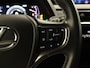 Lexus UX 250h Preference Line - ORIGINEEL NEDERLANDSE AUTO - APPLE CARPLAY/ANDROID AUTO - ADAPTIEVE CRUISE CONTROL - DODEHOEKDETECTIE - KEYLESS ENTRY/START - LICHTMETALEN VELGEN 18'INCH - PARKEERSENSOREN VOOR EN ACHTER - LED LAMPEN VOOR EN ACHTER
