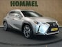 Lexus UX 250h Preference Line - ORIGINEEL NEDERLANDSE AUTO - APPLE CARPLAY/ANDROID AUTO - ADAPTIEVE CRUISE CONTROL - DODEHOEKDETECTIE - KEYLESS ENTRY/START - LICHTMETALEN VELGEN 18'INCH - PARKEERSENSOREN VOOR EN ACHTER - LED LAMPEN VOOR EN ACHTER