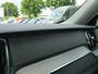 Volvo XC60 T6 Plug-in hybrid AWD Ultra Dark | Panoramadak | Head-up Display | 360 Graden Camera | Harman Kardon | Luchtvering | Stoel en Stuurwiel verwarming | BLIS | LED |