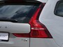 Volvo XC60 T6 Plug-in hybrid AWD Ultra Dark | Panoramadak | Head-up Display | 360 Graden Camera | Harman Kardon | Luchtvering | Stoel en Stuurwiel verwarming | BLIS | LED |