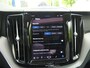Volvo XC60 T6 Plug-in hybrid AWD Ultra Dark | Panoramadak | Head-up Display | 360 Graden Camera | Harman Kardon | Luchtvering | Stoel en Stuurwiel verwarming | BLIS | LED |