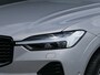 Volvo XC60 T6 Plug-in hybrid AWD Ultra Dark | Panoramadak | Head-up Display | 360 Graden Camera | Harman Kardon | Luchtvering | Stoel en Stuurwiel verwarming | BLIS | LED |