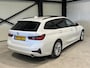 BMW 3-Serie Touring 320e Business Aut. | panorama | navi | trekhaak |