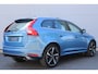 Volvo XC60 T6 Automaat 306PK FWD R-Design | Uniek | Luxury Line | Power Blue Metallic | Standkachel | Trekhaak | Front Blind View Camera | Panoramadak | BLIS | Harman/Kardon | 20'' Lichtmetalen Velgen | Adaptieve Cruise Control | Keyless | Verwarmbare Voorstoelen + Stuurwiel | Elektrisch Verstelbare Voorstoelen | Elektrische Achterklep | Verwarmbare Voorruit | Volvo Guard Alarm