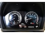 BMW X1 xDrive25e High Executive | 19'' LMV | Trekhaak | Oyster Lederen Bekleding | Panorama Dak | Haman Kardon Speakers | Stoel verwarming |