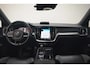 Volvo V60 2.0 T8 Twin Engine AWD R-Design [ Panorama dak Navigatie Stoelen voor + achter verwarmd ]