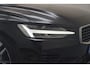 Volvo V60 2.0 T8 Twin Engine AWD R-Design [ Panorama dak Navigatie Stoelen voor + achter verwarmd ]