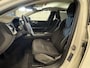 Volvo V60 2.0 B3 Momentum Advantage Automaat | Adaptive cruise | Elektr. trekhaak | Camera | Dealer onderhouden | NL auto