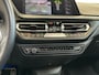 BMW 1-Serie 118i M sport Automaat | Pano Camera Sfeer Fabrieksgarantie LED CarPlay Cruise HIFI