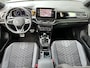 Volkswagen T-Roc 1.5 TSI 150pk DSG R-Line | Camera | Carplay | Dode hoek | Elek. Achterklep | Rijklaar incl. garantie