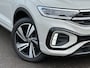 Volkswagen T-Roc 1.5 TSI 150pk DSG R-Line | Camera | Carplay | Dode hoek | Elek. Achterklep | Rijklaar incl. garantie