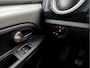 Volkswagen Up! 1.0 Sportline (5-DEURS, AIRCO, BLUETOOTH, GETINT GLAS, NIEUWE APK, SPORTSTOELEN, START/STOP, NIEUWSTAAT)