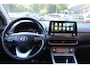 Hyundai Kona Electric EV 64kWh *Premium* | 3 Fase | Trekhaak | Carplay | Camera | Cruise & Climate Control | PDC | Leder | Navigatie | Bluetooth |