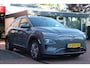 Hyundai Kona Electric EV 64kWh *Premium* | 3 Fase | Trekhaak | Carplay | Camera | Cruise & Climate Control | PDC | Leder | Navigatie | Bluetooth |