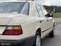 Mercedes-Benz 200-Serie 200-500 230 E