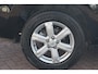 Toyota RAV4 2.0 VVTi Dynamic 2WD Zeer complete RAV 4 onderhoudshistorie compleet aanwezig laatste beurt bij 155000km met oa key less navigatie leren bekleding camera pdc trekhaak stoelverwarming elektr verstelbare stoel lmv.