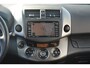 Toyota RAV4 2.0 VVTi Dynamic 2WD Zeer complete RAV 4 onderhoudshistorie compleet aanwezig laatste beurt bij 155000km met oa key less navigatie leren bekleding camera pdc trekhaak stoelverwarming elektr verstelbare stoel lmv.