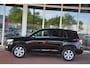 Toyota RAV4 2.0 VVTi Dynamic 2WD Zeer complete RAV 4 onderhoudshistorie compleet aanwezig laatste beurt bij 155000km met oa key less navigatie leren bekleding camera pdc trekhaak stoelverwarming elektr verstelbare stoel lmv.