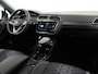 Volkswagen Tiguan R-Line 1.5 TSI 150 PK DSG | LED Matrix IQ | Keyless | Trekhaak | Achteruitrijcamera | Adaptieve Cruise Control |