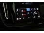 Volvo XC40 B4 (M-HYBRID) ULTRA DARK [MY25] *FULL OPTIONS!* -PANO.DAK|PIXEL.LED|LEDER|21"|TREKHAAK|VERW.VOORRUIT|360°CAM|HARMAN/KARDON