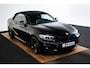 BMW 2-Serie Cabrio 220i High Executive Edition M Sport - Cruise Control - Park Assistant - Stuurwielrand verwarmd - HiFi - verwarmde voorstoelen - PDC voor/achter - Achteruitrijcamera - Windscherm - Middenarmsteun voor -