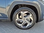 Hyundai Tucson 1.6 T-GDI PHEV Plug-in Premium Sky 4WD Automaat / Glazen schuif- en kanteldak  / Adaptief CC / Stuur- en Stoelverwarming / Rondom zicht camera / Elektrische achterklep / Stoelventilatie voor /
