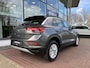 Volkswagen T-Roc 1.0 TSI 110pk Life / Metallic/ Digitale Cockpit Cockpit / Stoelverwarming / Clima/ App-connect / Park Assist/ 16 lmv