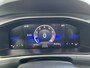 Volkswagen T-Roc 1.0 TSI 110pk Life / Metallic/ Digitale Cockpit Cockpit / Stoelverwarming / Clima/ App-connect / Park Assist/ 16 lmv