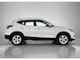 Nissan Qashqai 1.2 Acenta | Panoramadak | Trekhaak | Camera | Stoelverwarming | Climate Control | Parkeersensoren