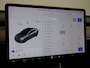 Tesla Model 3 Performance AWD 513pk 0-100 in 3,4 sec! Lmv-20" FSD-Comp.3 AutoPilot Carbon-Spoiler Premium-HiFi Pano.dak Camera Leer Adaptive-Cruise+Stop&Go PDC Wifi Ecc Dual Motor Long Range 75kWh Stoel en achterbank verwarming Keyless Camera Navi LED ACC DAB Voorverwarmen interieur en Keyless via App One-Pedal-Drive Rode Remklauwen Origineel Nederlandse auto! Nieuwprijs €65.680 Garantie op Accu/Motor tot 21-12-2027 max 192.000km