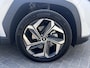 Hyundai Tucson 1.6 T-GDI PHEV Premium 4WD 265pk automaat / Weinig km / Dealer onderhouden / Accu SoH 100% / Trekgewicht 1.350 kg / Adaptief CC / Lederen Bekleding  / 19" LMV / Stuur- en Stoelverwarming / Camera 360° / Stoelventilatie /